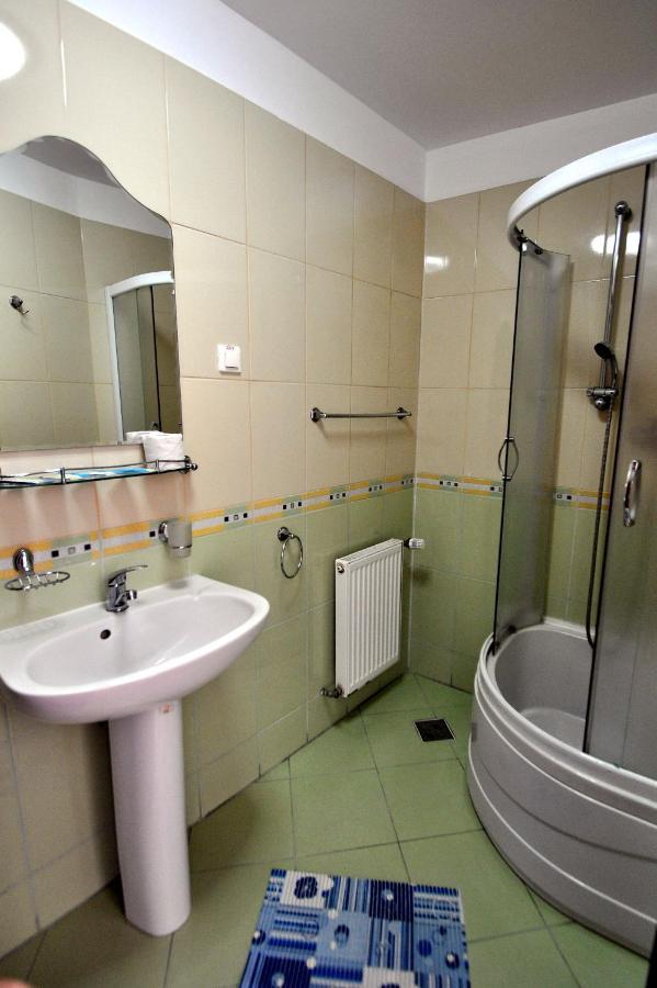 Pensiunea Central Reghin Extérieur photo